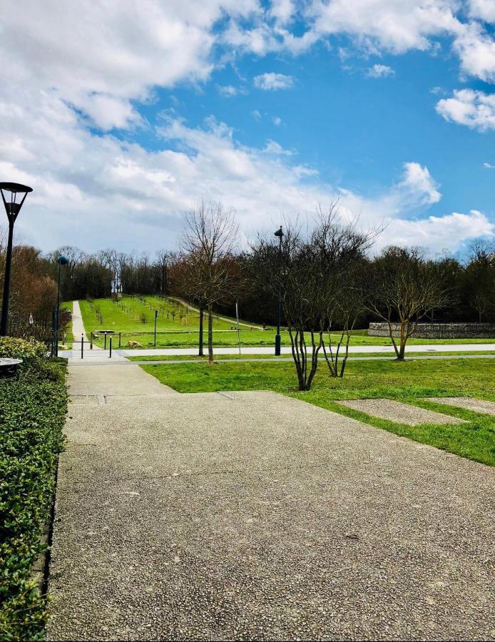 Chambres D'Hotes A Themes A 2,4Km Du Parc Magny-le-Hongre Exterior photo