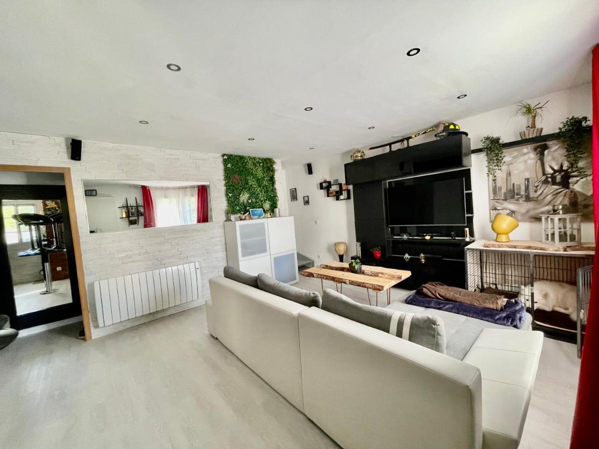 Chambres D'Hotes A Themes A 2,4Km Du Parc Magny-le-Hongre Exterior photo